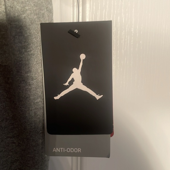 Brand New, Never Worn NBA Charlotte Hornets Nike Dri Fit Shirt - Picture 5 of 6